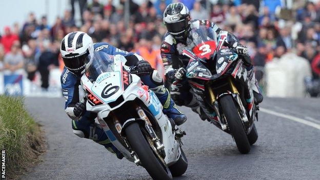 _90201176_skerries100246